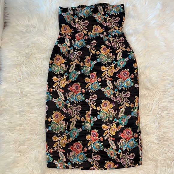 NWT Vici || Olia “Ganni Jacquard” Strapless Midi Dress ~ in Metallic Multi - Picture 11 of 16